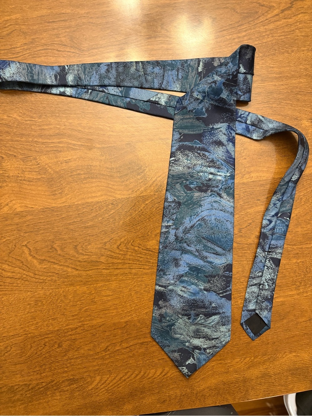 Men's Blue Abstract Pattern Tie